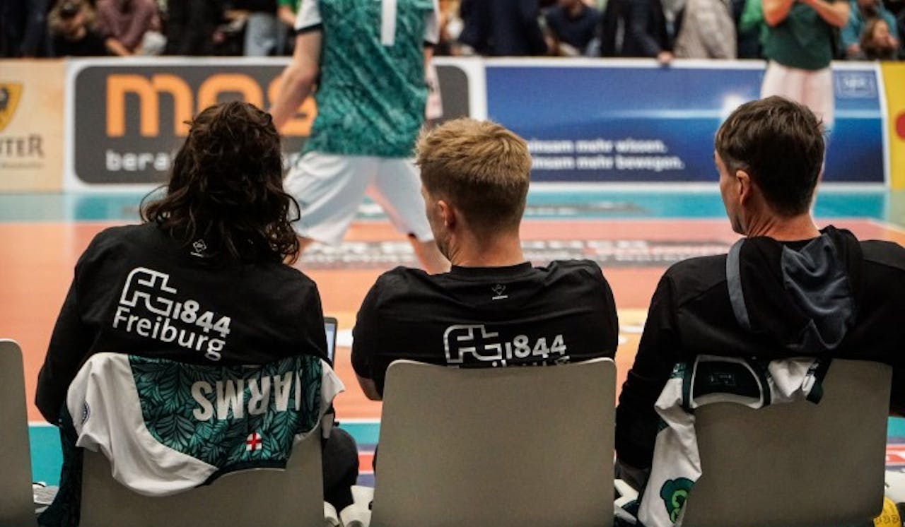 Mit Rückenwind ins Baden-Derby - Foto:  Juli Saier