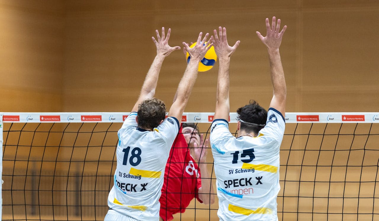 2:3 - Heimniederlage zum Saisonstart - Foto:  Güner Santemiz