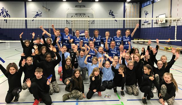 VC Allbau Essen schleicht mit fast perfektem Heimsieg in Richtung Aufstiegsspiele Foto: VC Allbau Essen VC Allbau Essen schleicht mit fast perfektem Heimsieg in Richtung Aufstiegsspiele - Foto: VC Allbau Essen