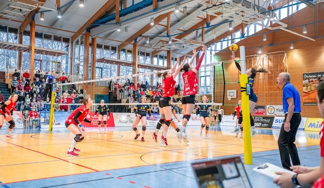 Spitzenspiel in der Diesterweghalle - Foto:  Andrè Gschweng ( Farbspielfotografie )