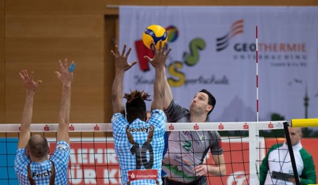 Haching holt einen Satz gegen Herrsching - Foto: Edmund Zuber