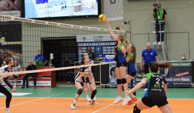 Skurios Volleys erkämpfen drei Punkte Foto: Thomas Hacker Skurios Volleys erkämpfen drei Punkte - Foto: Thomas Hacker
