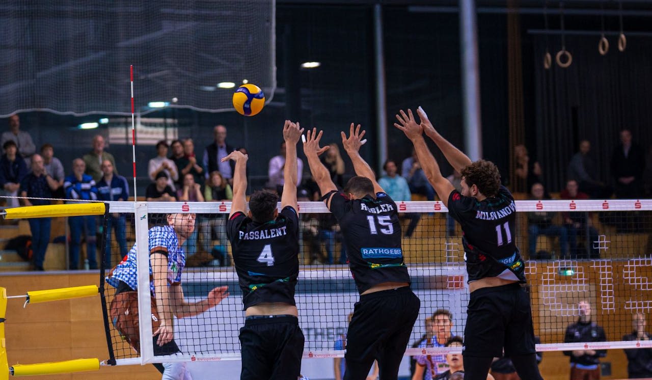 S-Bahn-Derby - Foto:  Alexander Petek