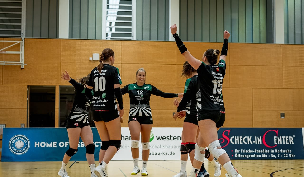 Karlsruhe trifft auf Altdorf - Foto:  Stefan Mayer