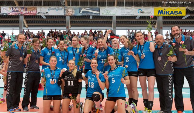 VC Wiesbaden unterliegt Dresden im Entscheidungsspiel, doch gewinnt BRONZE Foto: Detlef Gottwald VC Wiesbaden unterliegt Dresden im Entscheidungsspiel, doch gewinnt BRONZE - Foto: Detlef Gottwald