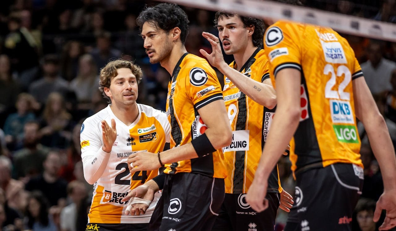 Zurück aufs Pferd - Foto:  Lenny Gora