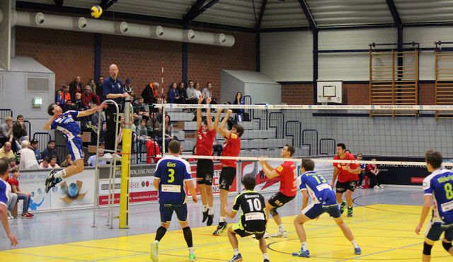 Erster Saisonsieg: TVR bringt drei Punkte aus Solingen nachhause Foto: Moritz Liss Erster Saisonsieg: TVR bringt drei Punkte aus Solingen nachhause - Foto: Moritz Liss