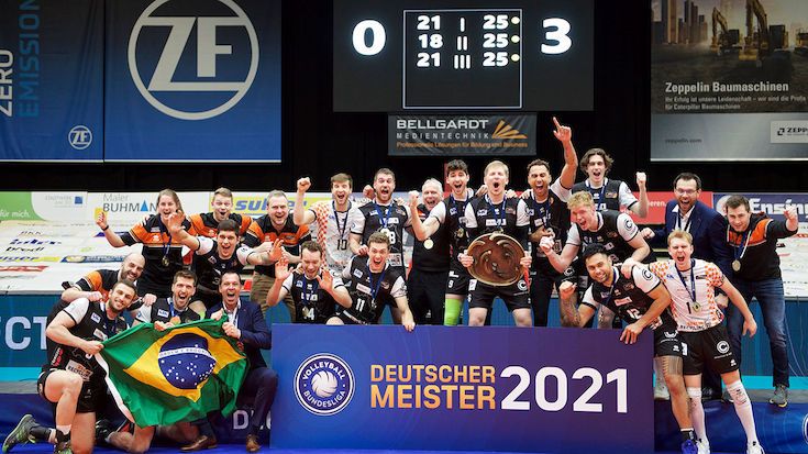 BR Volleys sind Deutscher Meister 2021 Foto: Günther Kram BR Volleys sind Deutscher Meister 2021 - Foto: Günther Kram
