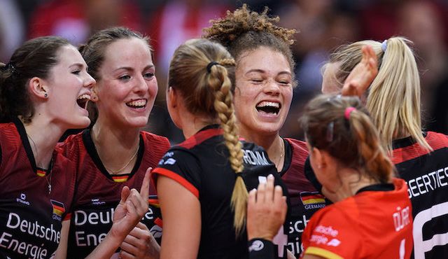 Schmetterlinge eröffnen Saison am 29. April Koslowski nominiert 26 Spielerinnen Foto: Conny Kurth Schmetterlinge eröffnen Saison am 29. April Koslowski nominiert 26 Spielerinnen - Foto: Conny Kurth