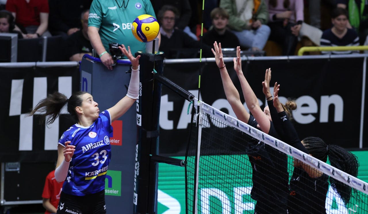 Kraftakt in Aachen - Foto:  Ladies in Black Aachen