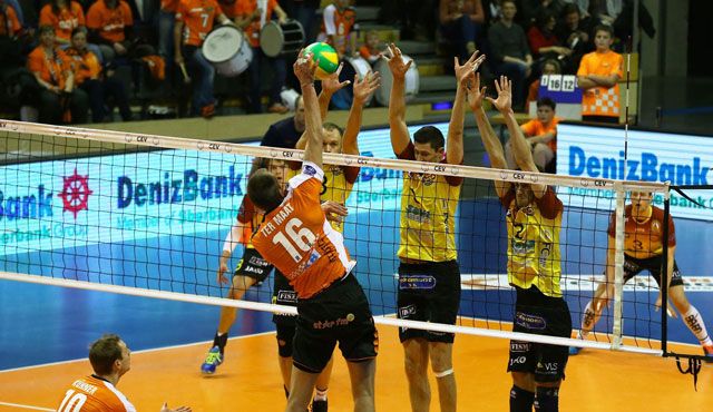 BR Volleys behaupten Tabellenführung in der Königsklasse Foto: Eckhard Herfet BR Volleys behaupten Tabellenführung in der Königsklasse - Foto: Eckhard Herfet