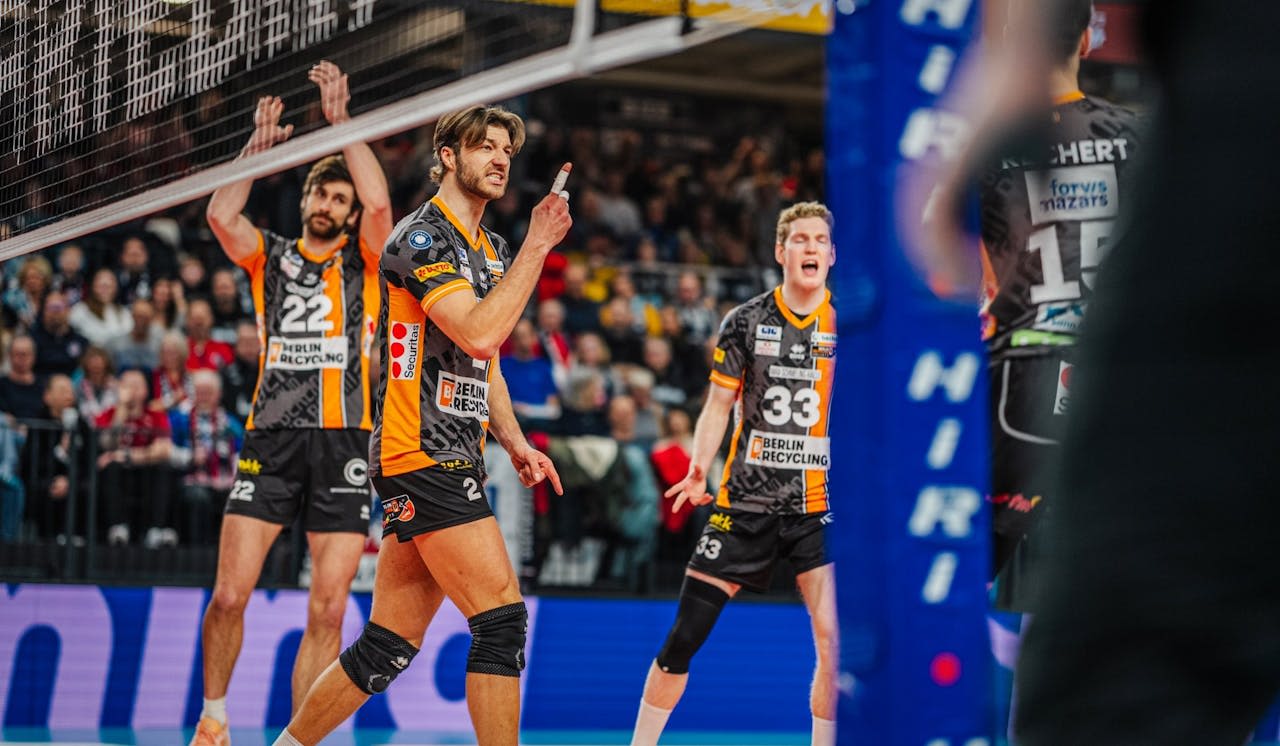 Sieg im Topspiel! - Foto:  Anton Höfel