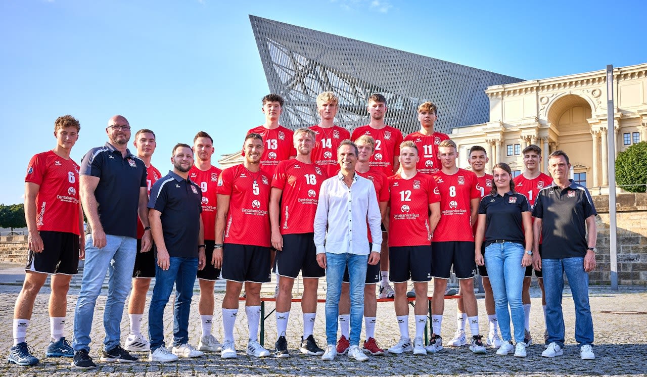 Zurück als Namenssponsor... - Foto:  VC Dresden