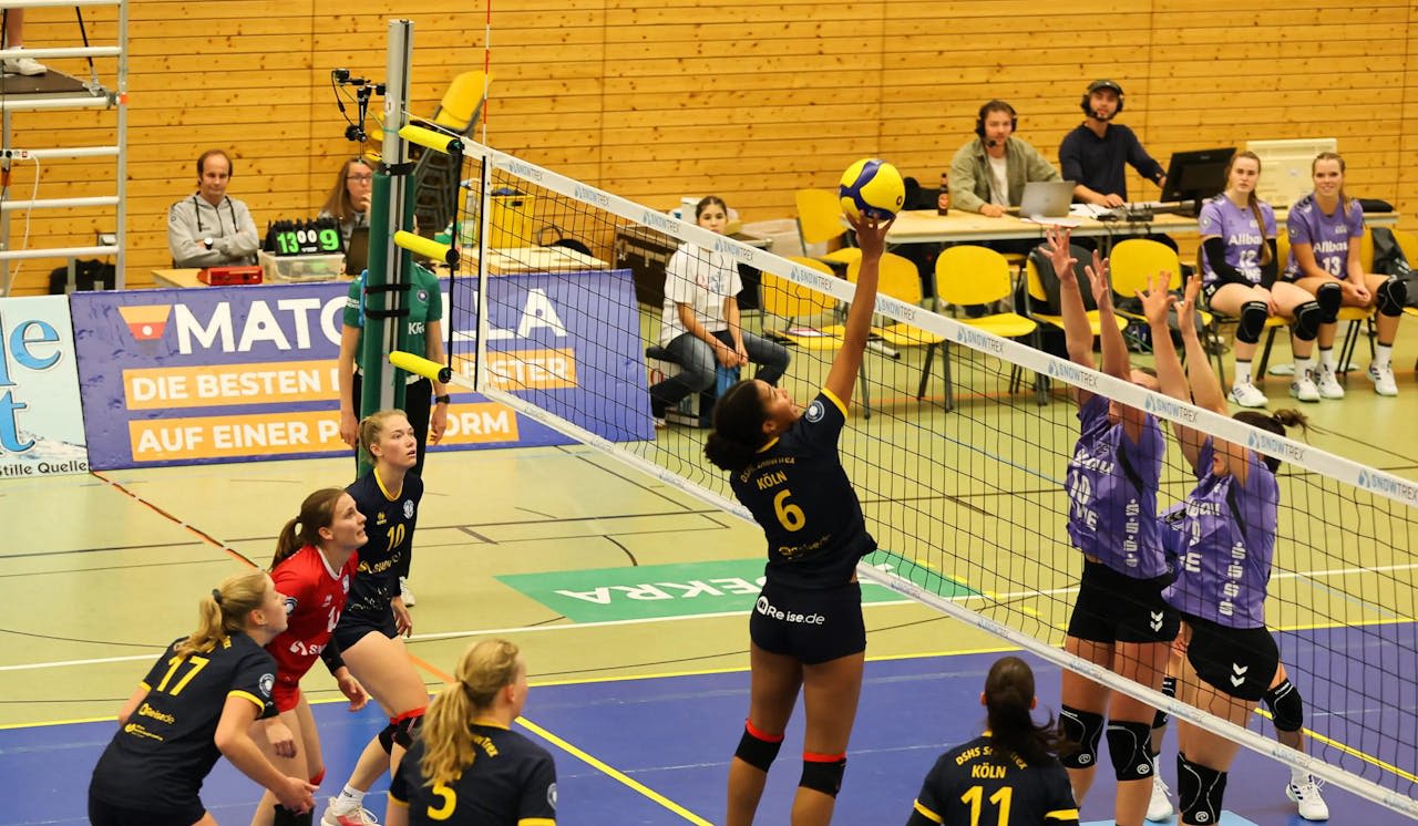 Vom Lokalderby zum NRW-Derby - DSHS SnowTrex Köln zu Gast bei den Allbau Volleys Essen - Foto: Florian Zons