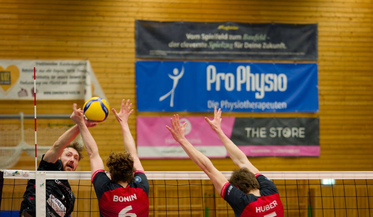 Haching entführt drei Punkte - Foto:  Anselm Berg