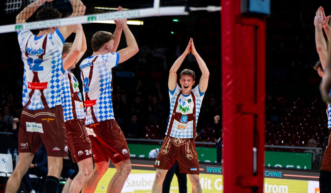 Münchens geilste Buam schlagen im BMW Park - Foto:  GCDW