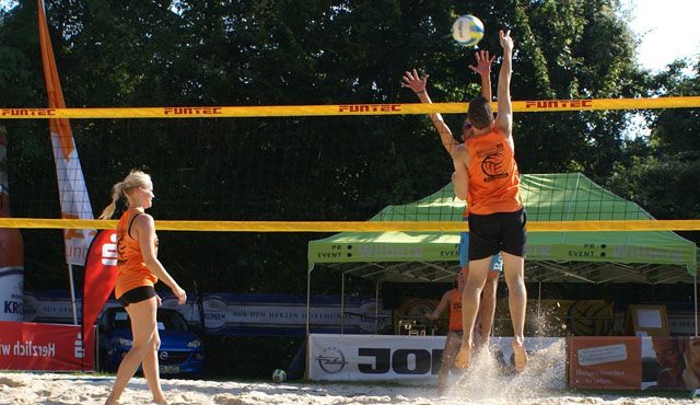 Beachvolleyball-Teams auf Titeljagd - Die besten Westdeutschen Mixed-Teams auf dem Holzwickeder Court Foto: p:e:w Beachvolleyball-Teams auf Titeljagd - Die besten Westdeutschen Mixed-Teams auf dem Holzwickeder Court - Foto: p:e:w