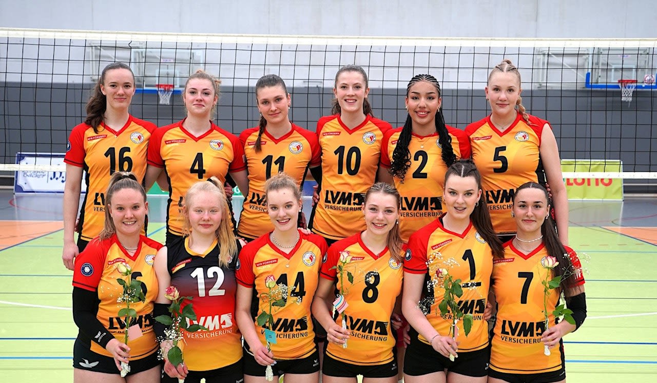 Saisonabschluss gegen den neuen Meister Foto: Michael Eyinck Saisonabschluss gegen den neuen Meister - Foto: Michael Eyinck
