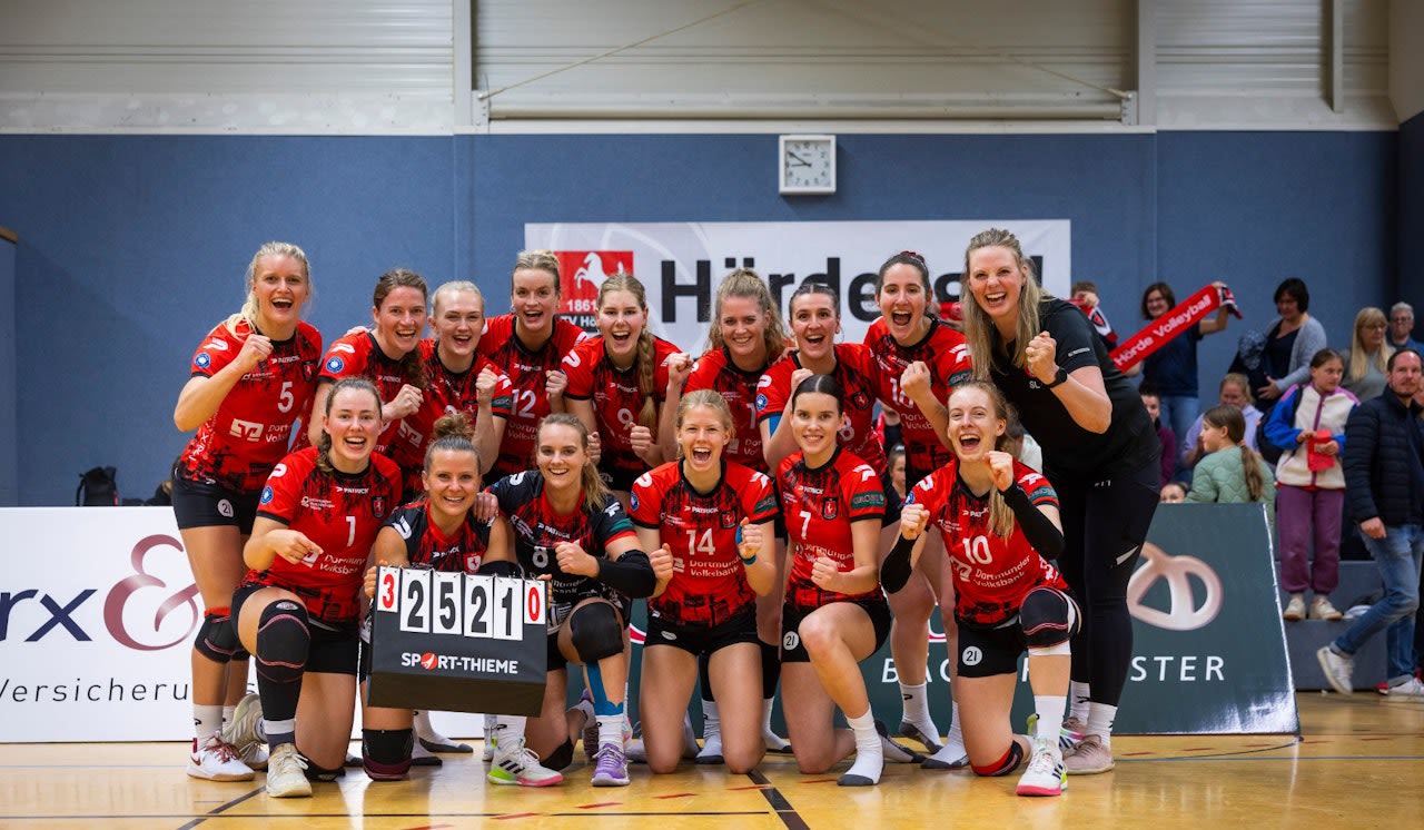 3:0 Sieg vor gefüllten Reihen - Foto:  Christian Schwalm