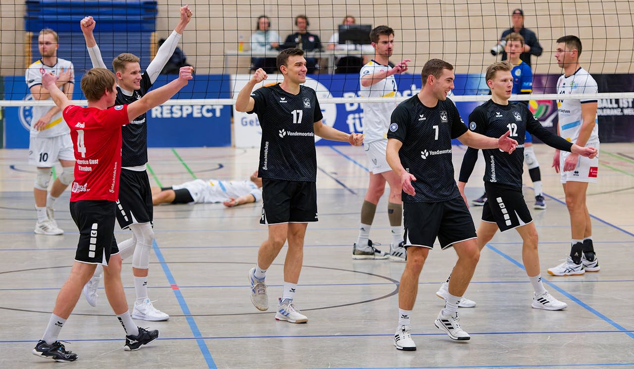 Dresden bezwingt Schwaig im Tiebreak - Foto:  VC Dresden / Frank Kleinert