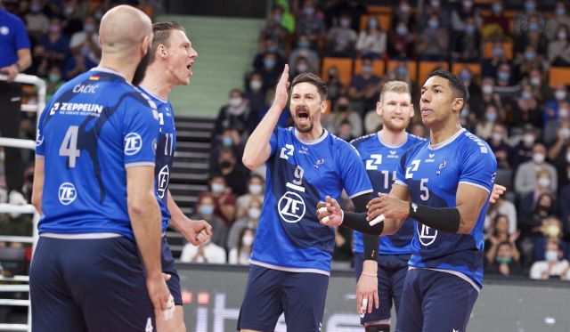 Trotz Zitterhändchen siegt Friedrichshafen im Pokal Foto: Kram Trotz Zitterhändchen siegt Friedrichshafen im Pokal - Foto: Kram
