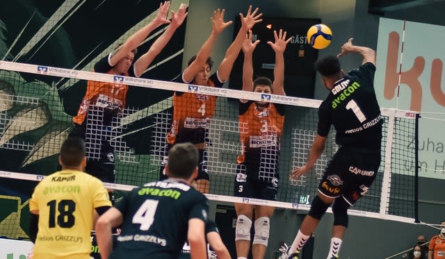 Mammutaufgabe für die GRIZZLYS Foto: Elisabeth Kloth Mammutaufgabe für die GRIZZLYS - Foto: Elisabeth Kloth