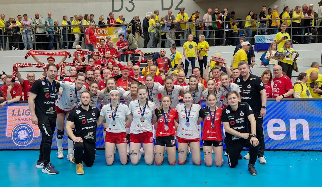 DSCVOLLEYs holen Silber Foto: DSCVOLLEY DSCVOLLEYs holen Silber - Foto: DSCVOLLEY