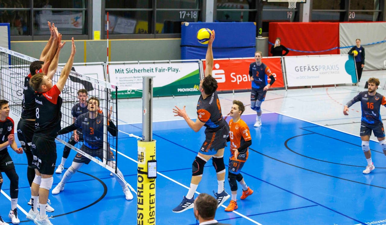 Derby im Abstiegskampf Foto: Jörg Papke Derby im Abstiegskampf - Foto: Jörg Papke