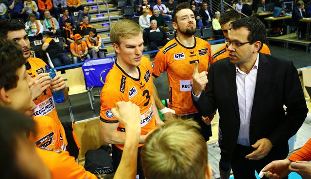 Auf Holperstart folgt Hexenkessel Foto: Eckhard Herfet Auf Holperstart folgt Hexenkessel - Foto: Eckhard Herfet