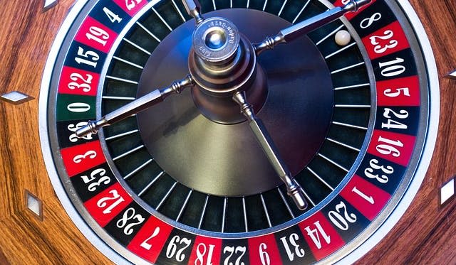 Warum du deinen Casino-Bonus nicht auszahlen kannst: Experten von Casino Lizaro nachfolgend - Bild von Stefan Schweihofer auf Pixabay