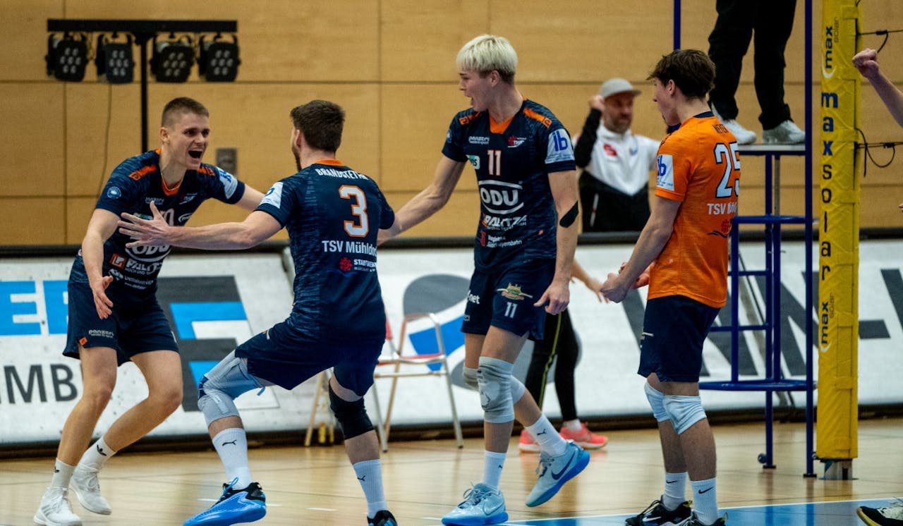 Heimniederlage gegen den Spitzenreiter - Foto:  Matthias Hergenhan