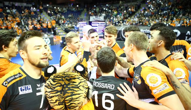 Jetzt muss der Volleyballtempel brodeln Foto: Eckhard Herfet Jetzt muss der Volleyballtempel brodeln - Foto: Eckhard Herfet