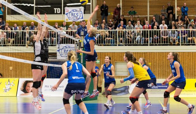 DSHS SnowTrex Köln will Dingdener Abwehr knacken Foto: Martin Miseré DSHS SnowTrex Köln will Dingdener Abwehr knacken - Foto: Martin Miseré