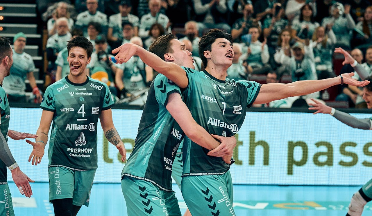 Düren: Ein wildes Spiel, ein wilder Sieg - Foto:  www.jd-photoart.de