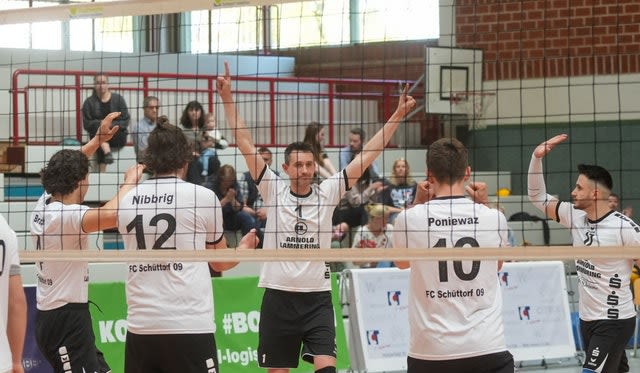 FC 09 feiert perfekten Heimspielabschluss Foto: Hinnerk Schröer FC 09 feiert perfekten Heimspielabschluss - Foto: Hinnerk Schröer