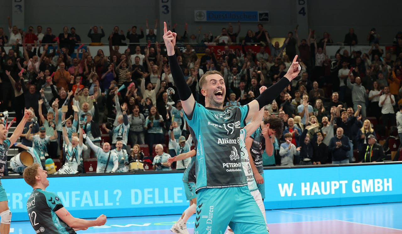 Düren: Spektakel mit starkem Ende - Foto:  powervolleys