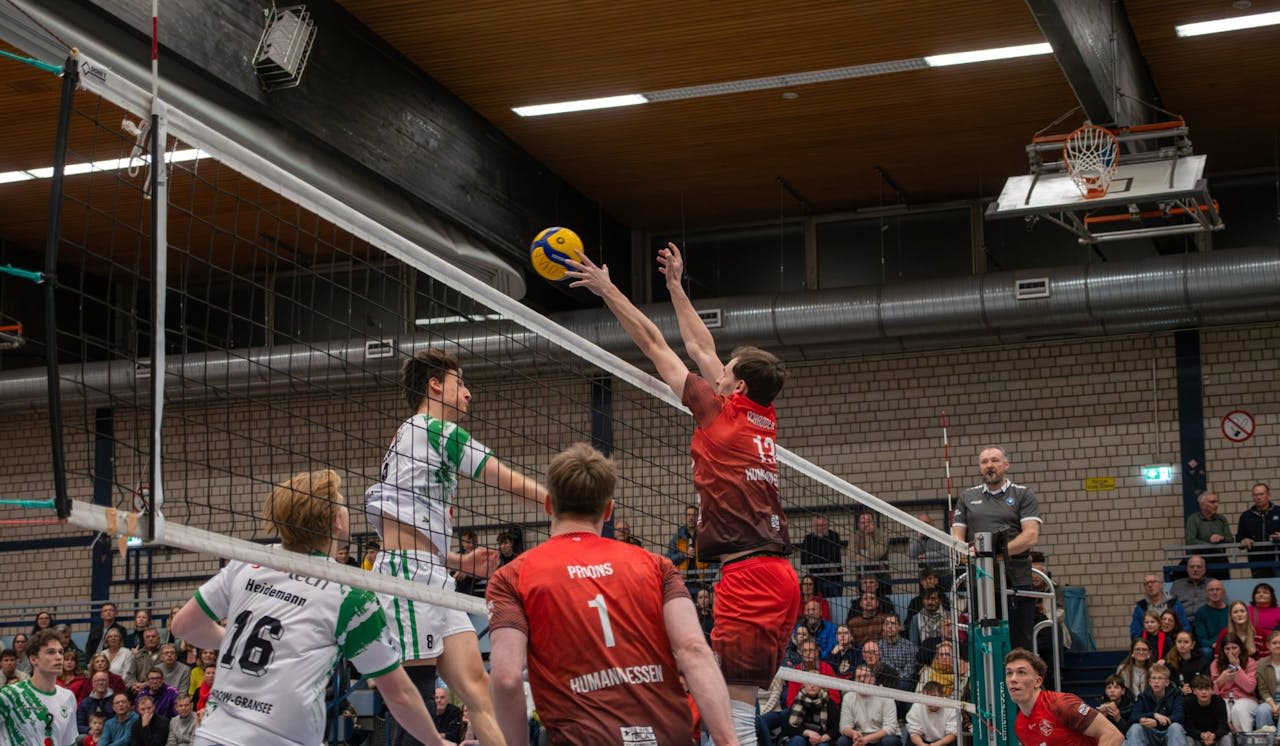 Lokalderby als Generalprobe für Playoffs - Foto:  Lukas Brockmann