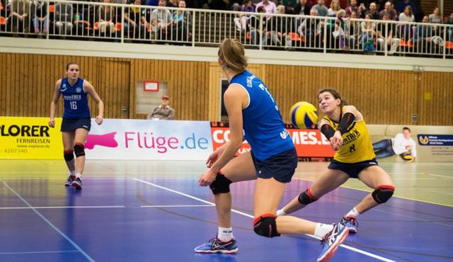 DSHS SnowTrex Köln-Volleyballerinnen besiegen Köpenick erstmals mit 3:0 Foto: Martin Miseré DSHS SnowTrex Köln-Volleyballerinnen besiegen Köpenick erstmals mit 3:0 - Foto: Martin Miseré