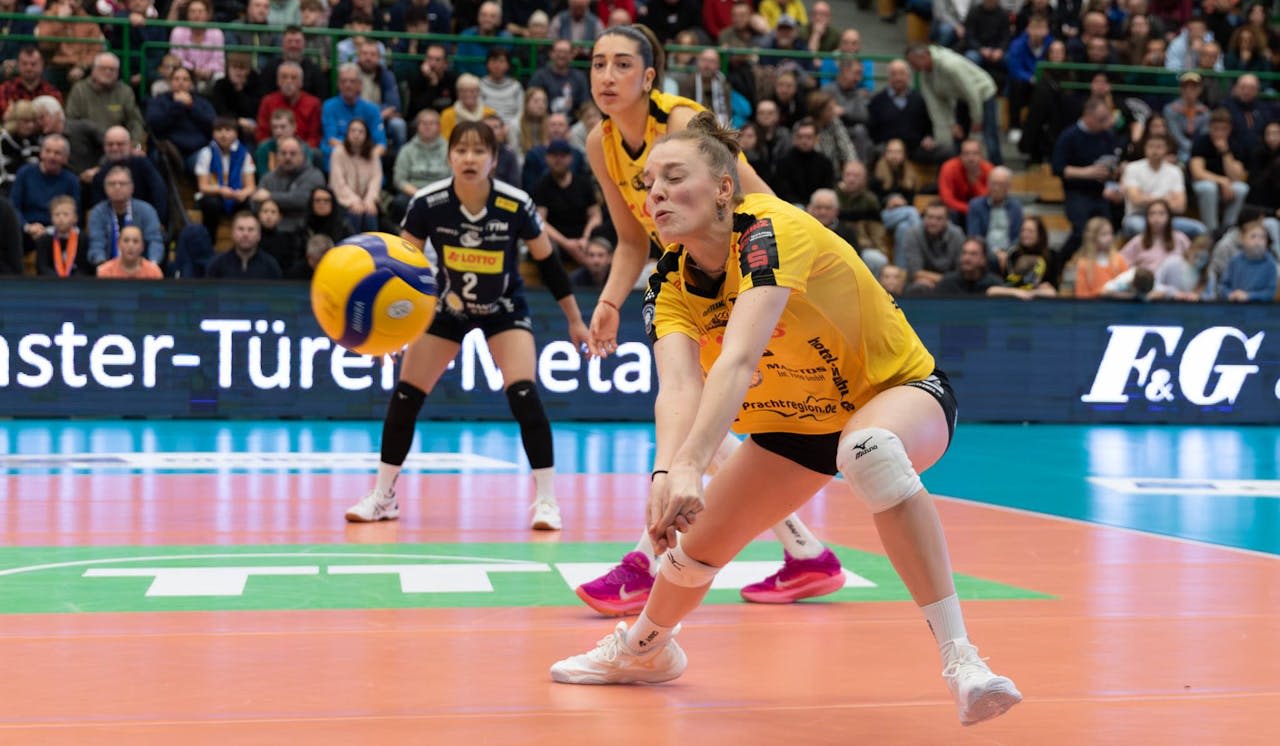 Stuttgart kommt als Tabellenführer - Foto:  Stephan Roßteuscher