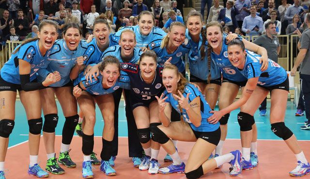 VC Wiesbaden startet mit Heimsieg in die Saison 2016/2017 Foto: Detlef Gottwald VC Wiesbaden startet mit Heimsieg in die Saison 2016/2017 - Foto: Detlef Gottwald