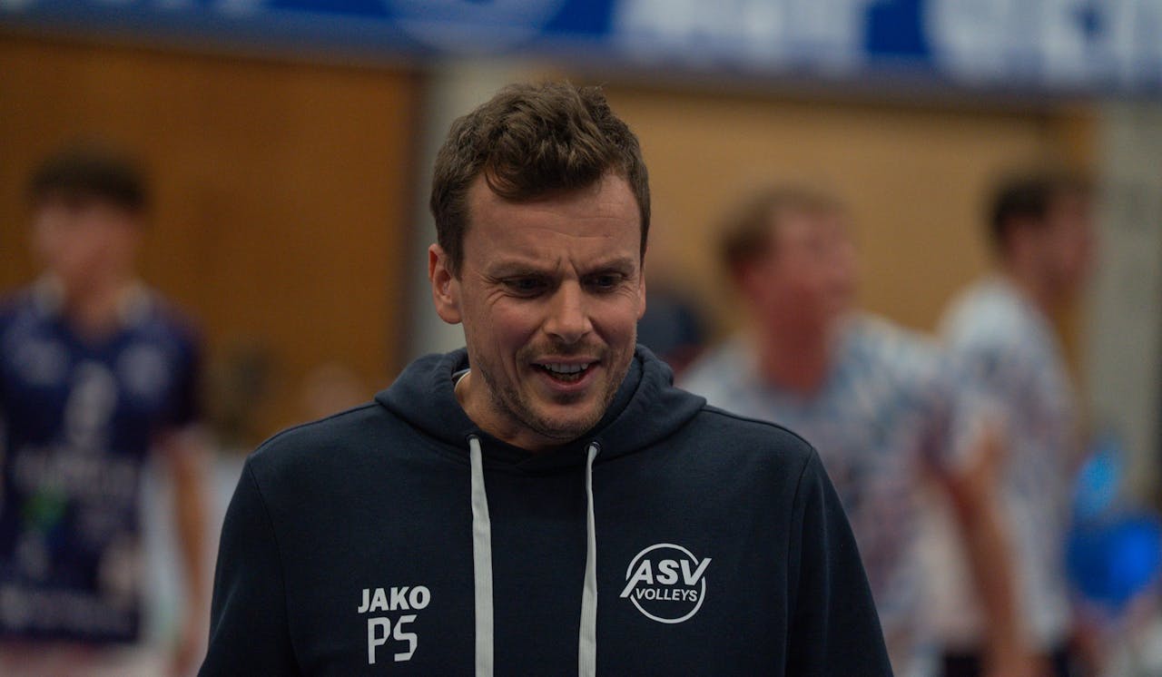 Derby mit besonderer Brisanz - Foto:  Leon Greitner