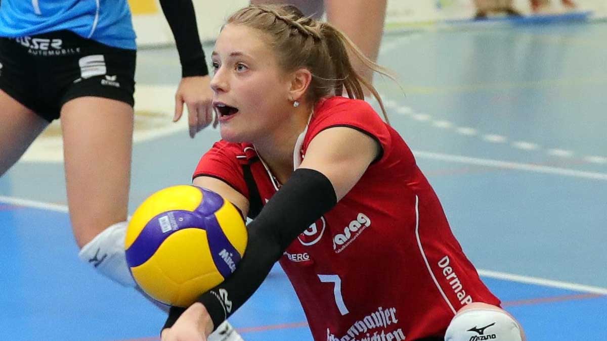 Angriff von außen: Pia Leweling punktet für den VCW Foto: Werner Schläpfer Angriff von außen: Pia Leweling punktet für den VCW - Foto: Werner Schläpfer