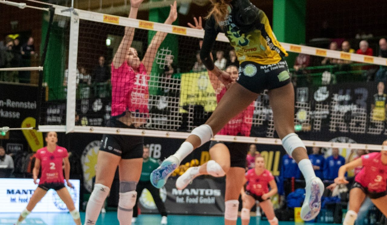 Suhl mit längerem Atem zum 3:1-Heimsieg - Foto:  Stephan Roßteuscher