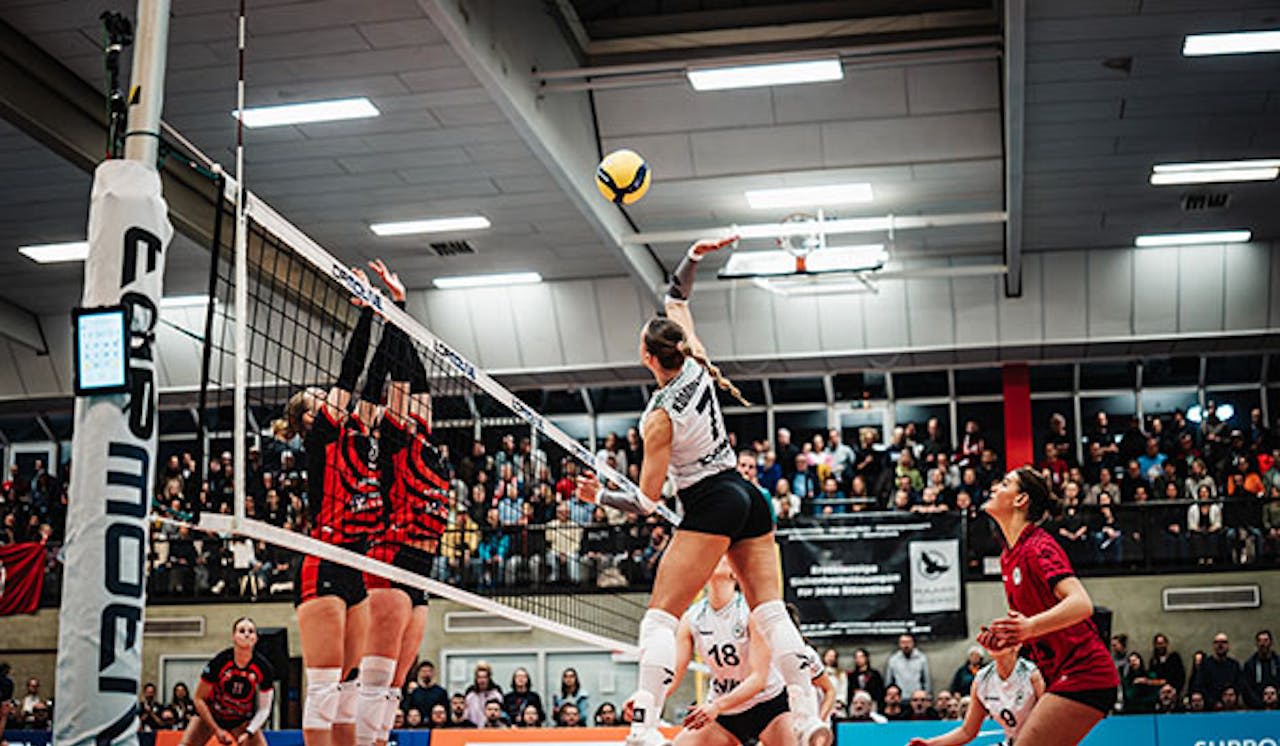 Erfurt gastiert in Hamburg - Foto:  Justus Stegemann