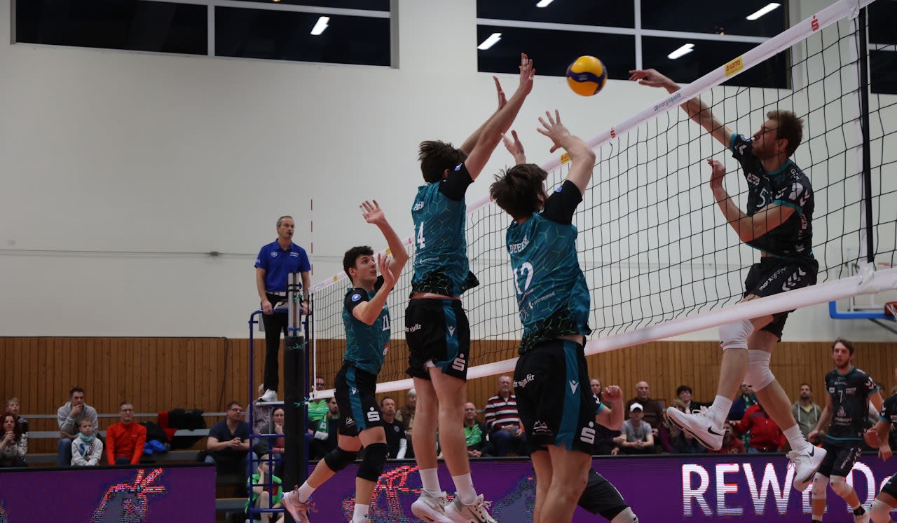 Der Kartenverkauf für Saison 23/24 hat begonnen! Foto: Anika Kreschel Der Kartenverkauf für Saison 23/24 hat begonnen! - Foto: Anika Kreschel