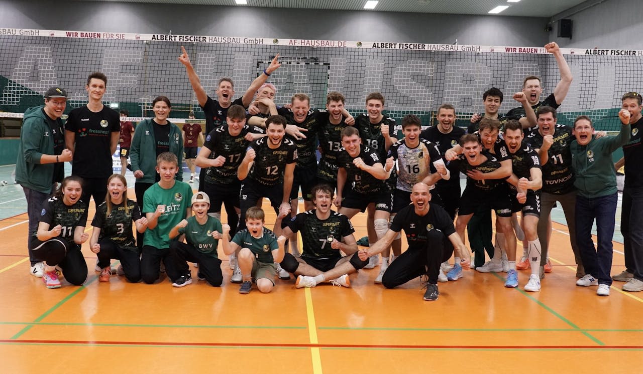 SUPERZWEITE schlägt Tabellenführer mit 3:1 - Foto:  Marlene Goretzki