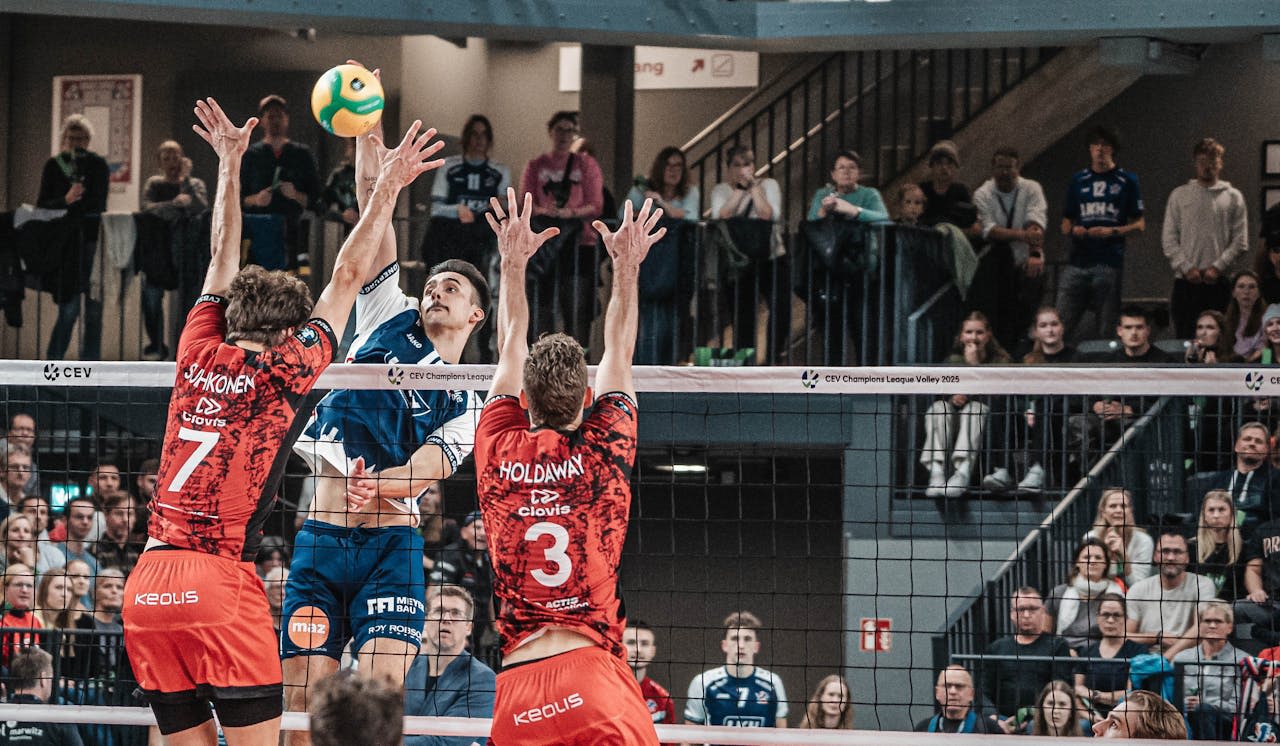 Champions-League-Auftakt: SVG schlägt Chaumont mit 3:2 Foto: Hoefel Champions-League-Auftakt: SVG schlägt Chaumont mit 3:2 - Foto: Hoefel