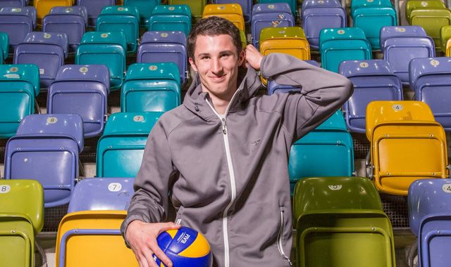 Mittelblocker mit riesigem Potenzial kommt zu den United Volleys Quelle: United Volleys/Manfred Neumann Mittelblocker mit riesigem Potenzial kommt zu den United Volleys - Quelle: United Volleys/Manfred Neumann