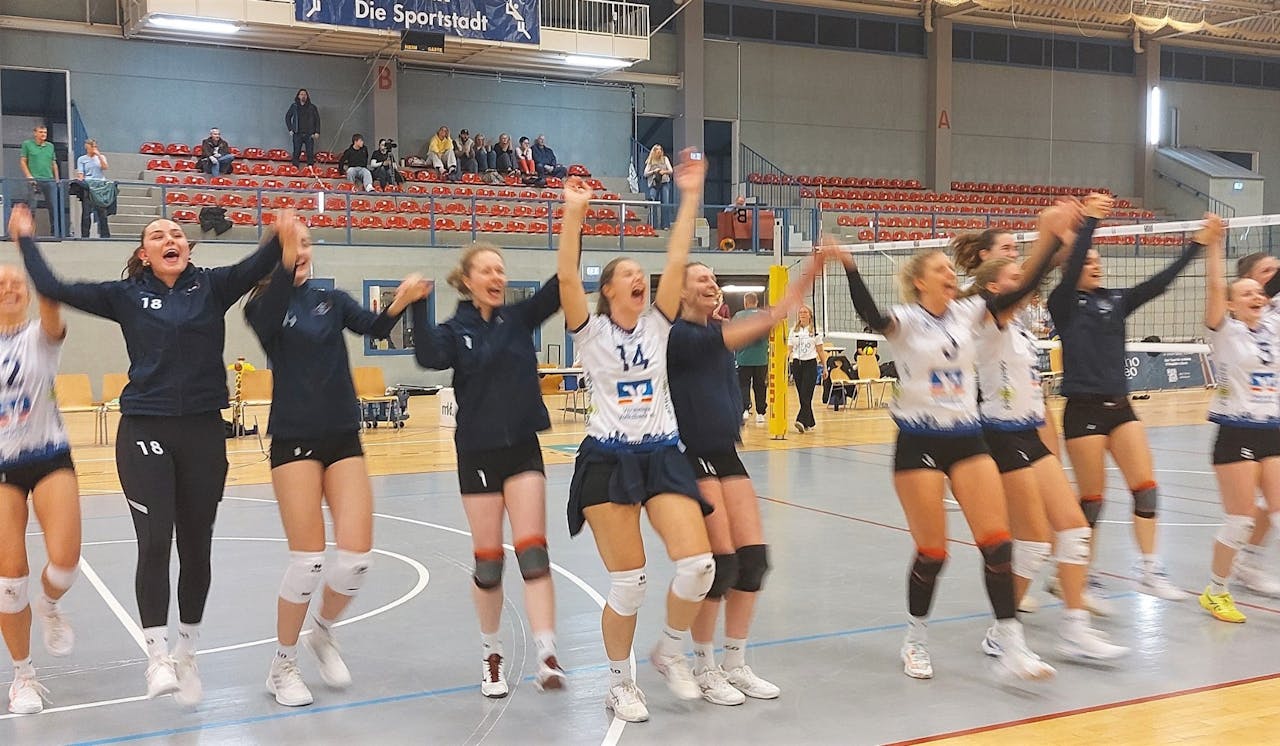 Erst ein Thriller, dann erster Sieg - Foto:  Peter Vorberg