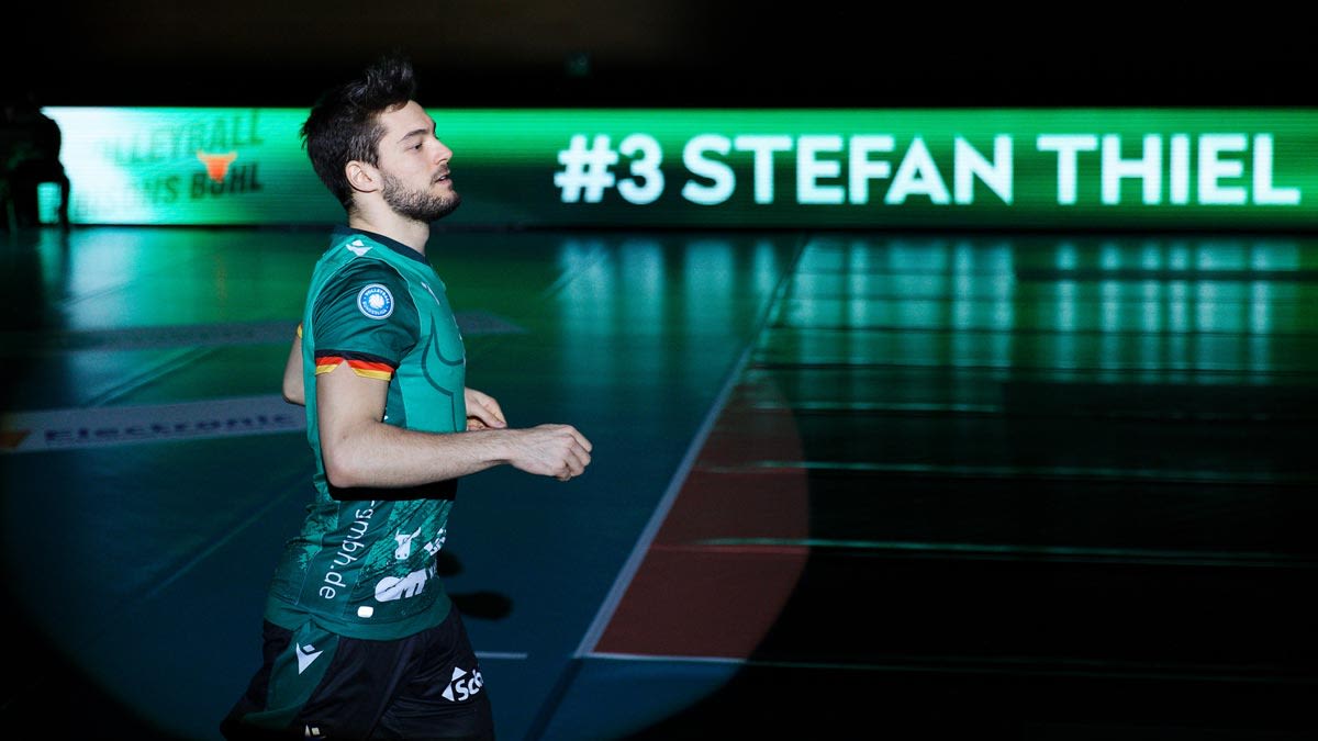 Stefan Thiel führt bald in Friedrichshafen Regie Foto: Jürgen Eich Stefan Thiel führt bald in Friedrichshafen Regie - Foto: Jürgen Eich